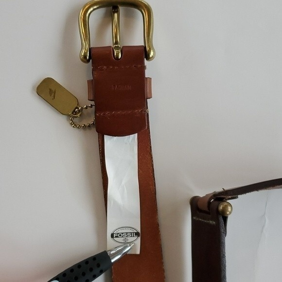 FOSSIL BROWN LEATHER TWO-TONE BELT SIZE LARGE - Picture 5 of 8